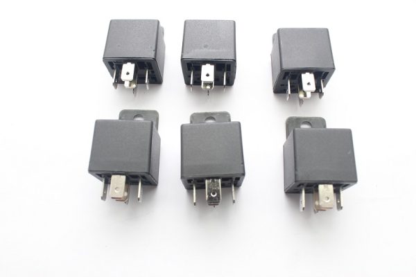 Relay de 5 Contactos, 12v.